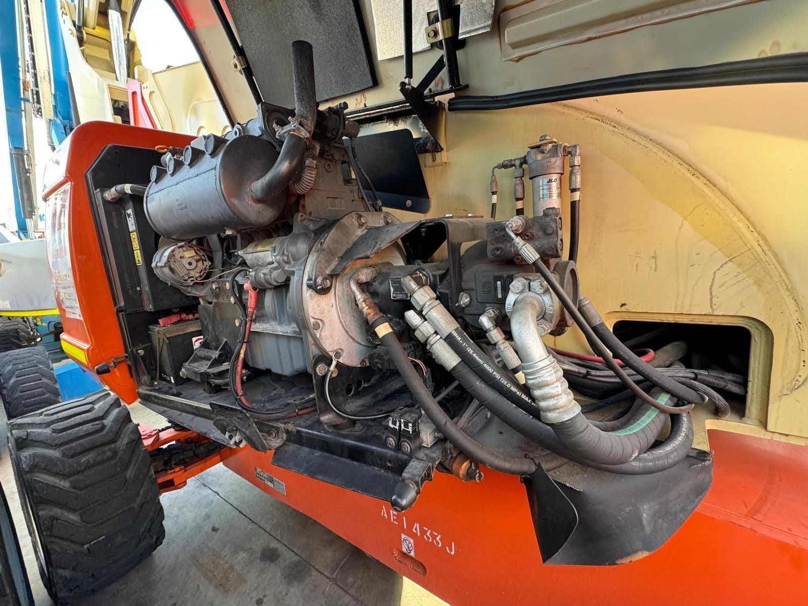 Sold - Scissor Lift - View 3